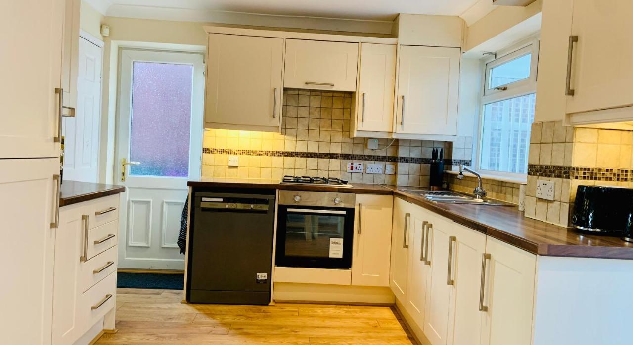 Homely Detached 3 Bedroom House Near Sheffield Rotherham Exterior foto